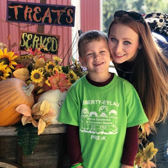 Meet your Posher, Ashley - Picture 3 of 7